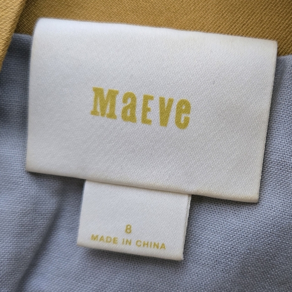 Elegant Gold Sleeveless Dress - Picture 2 of 12